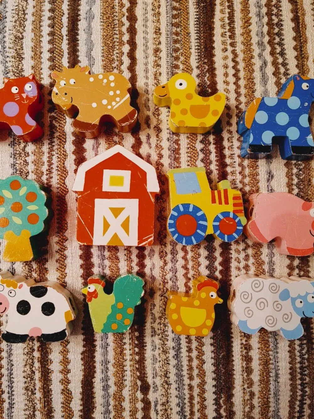 Wooden Farm Shapes Lacing Blocks 15 Pieces Barn Animals Tree Tractor